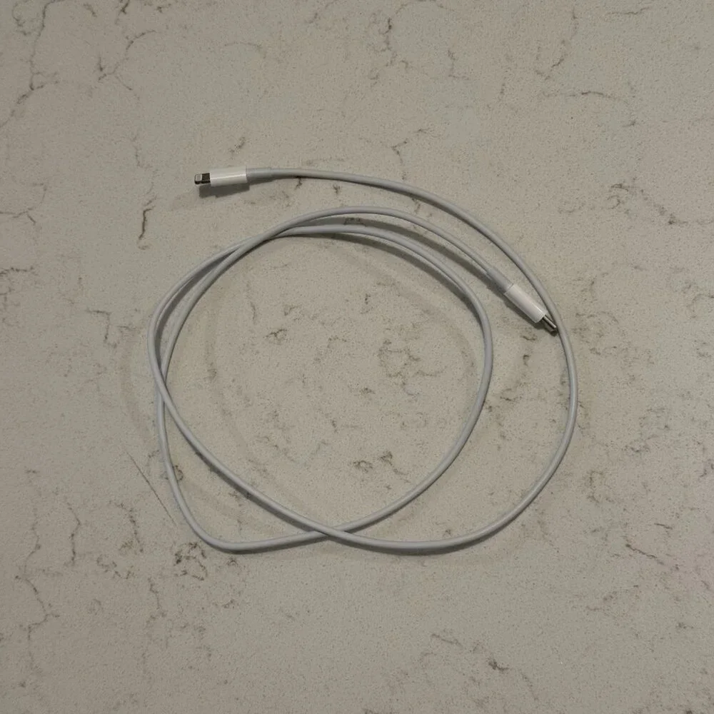 OEM Apple MUQ93AM/A USB-C to Lightning 1m/3ft Charging Cable WHITE AUTHENTIC‎